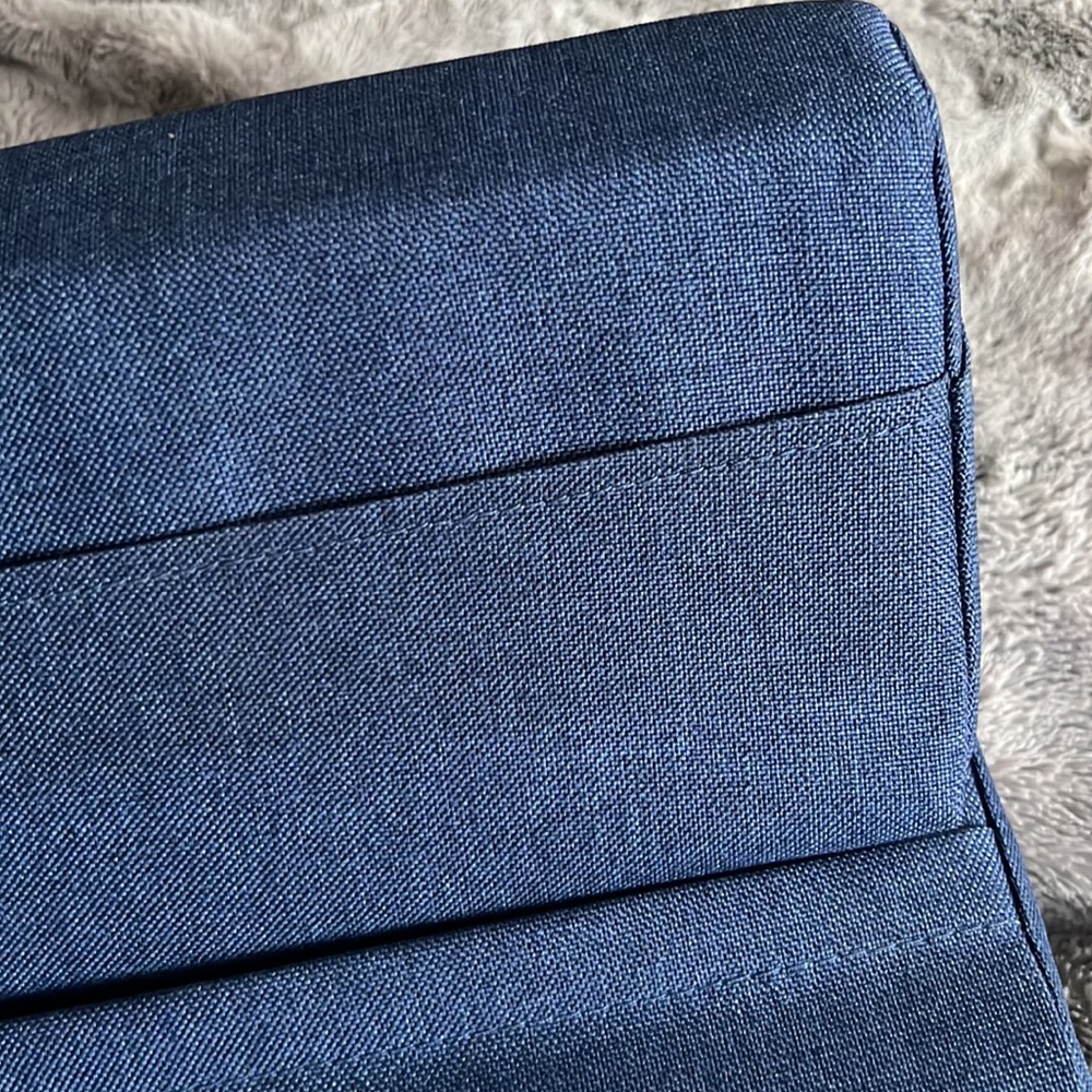 Moko tablet stand or lap rest comfortable adjustable washable cover lightweight - Picture 10 of 11